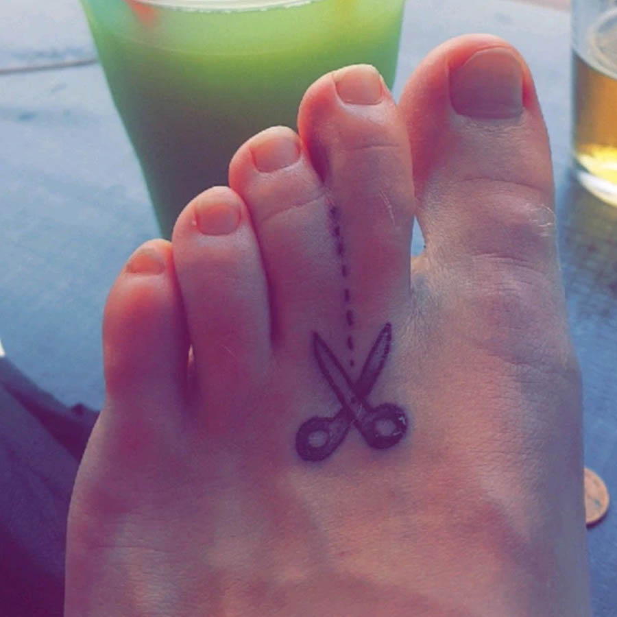 Syndactyly toe tattoo